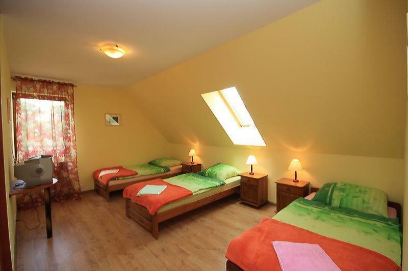 Karpnicka Struga W Dolinie Palacow I Ogrodow Jelenia Góra Buitenkant foto